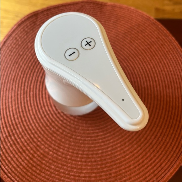 Touchless Hand Sanitzer Dispenser - Picture 5 of 9